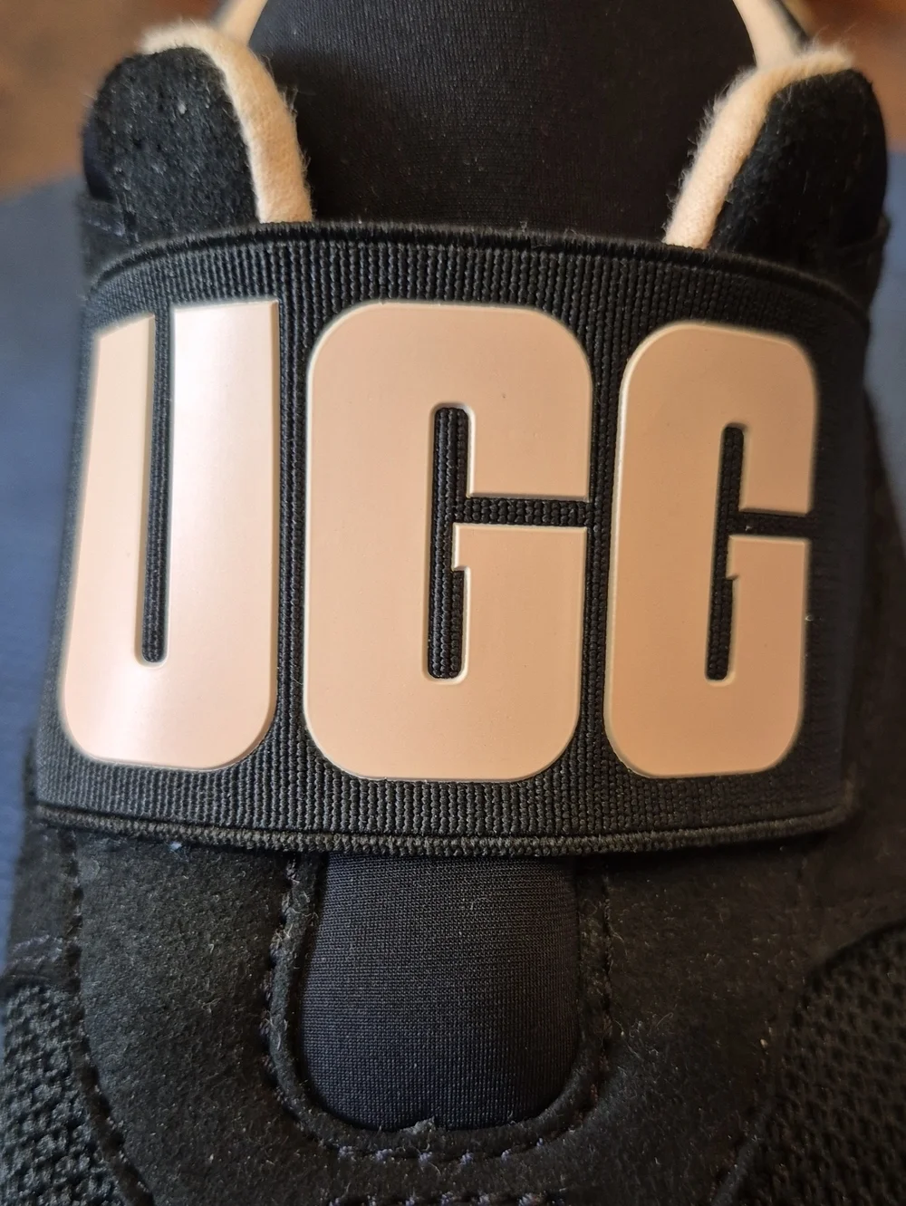 UGG